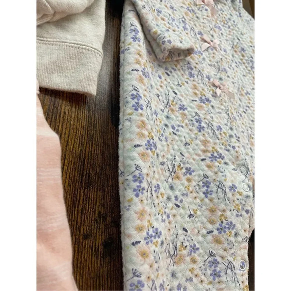 3 pcs babygirl sleepwear size 6-9 months - Picture 8 of 14